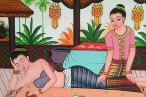 نقاشی سنتی از زنی که به زن‎ ‎دیگر‎ ‎ماساژ می‌دهد با پس زمینه گیاهان و اشیاء سنتی